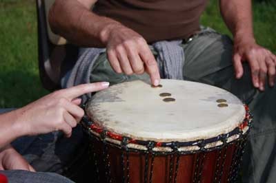 Djembe-und-Muenzen-Kretinga-Sprachlager